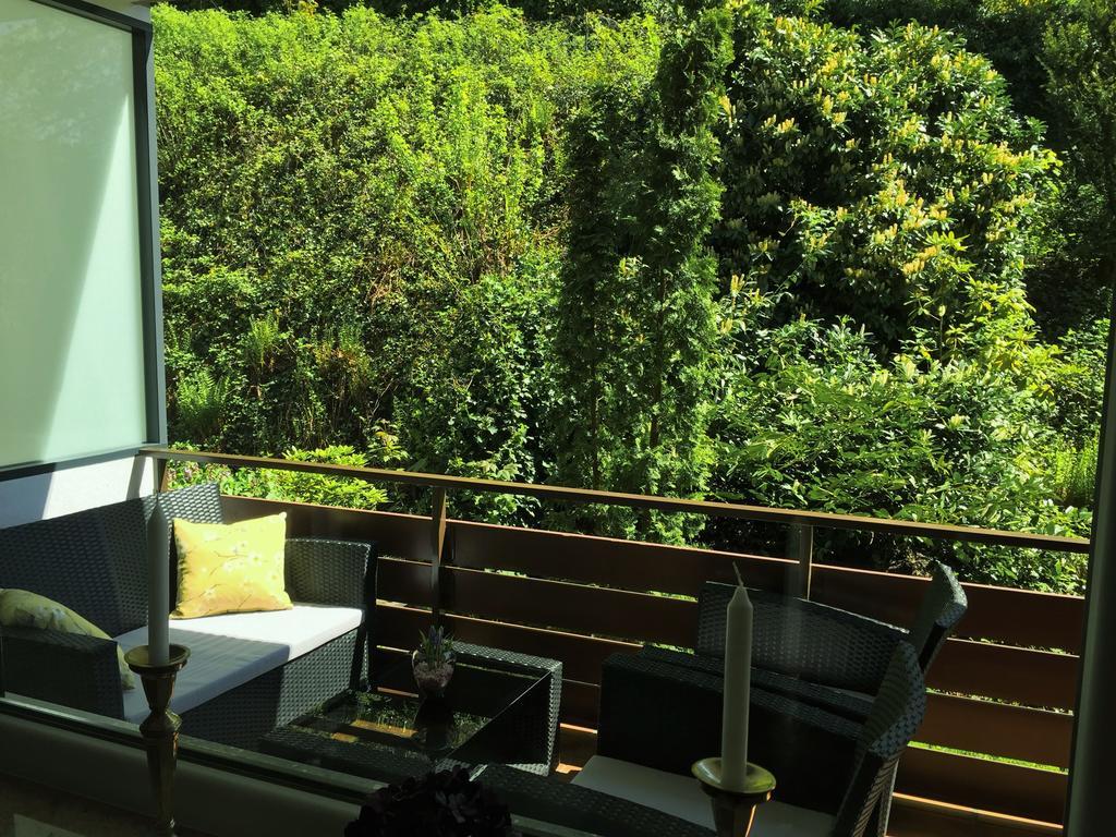 - Zentrumsnah, Eigener Parkplatz Und Grosser Balkon Ins Gruene Baden-Baden