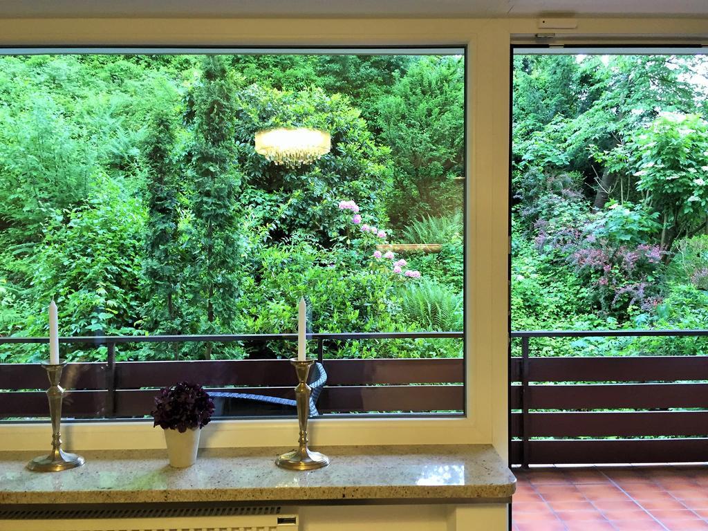 - Zentrumsnah, Eigener Parkplatz Und Grosser Balkon Ins Gruene * Baden-Baden