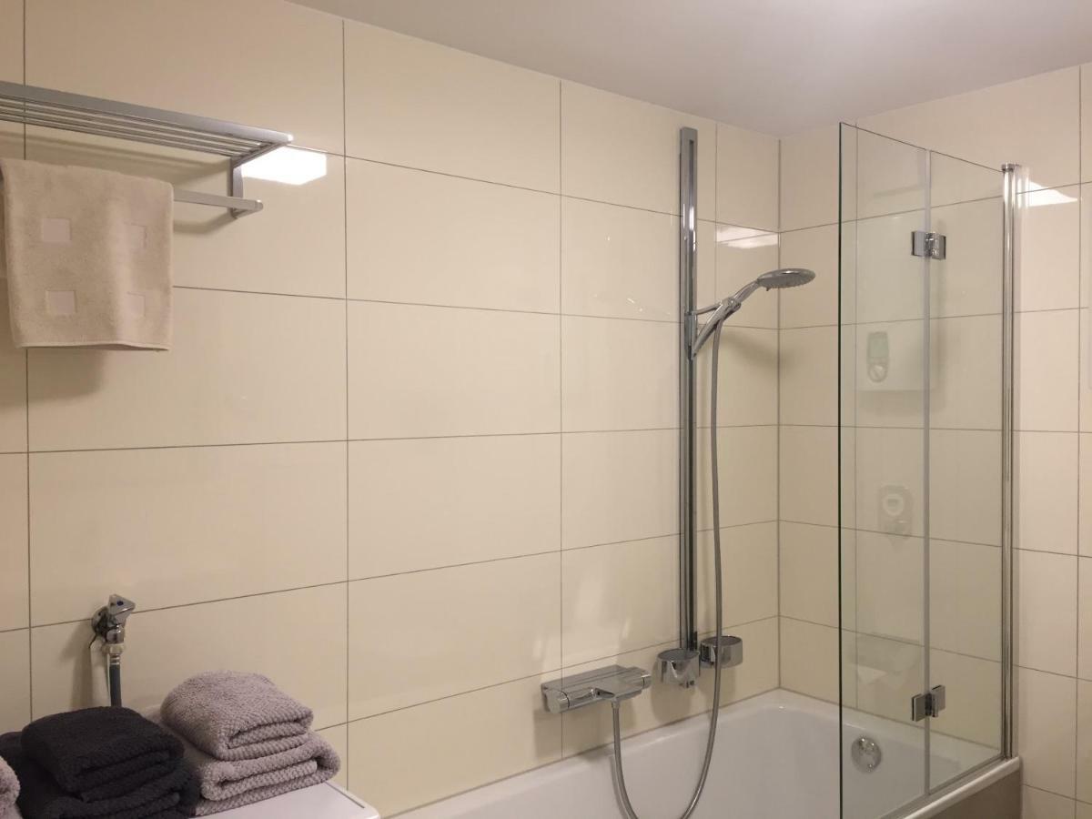 - Zentrumsnah, Eigener Parkplatz Und Grosser Balkon Ins Gruene Apartment Baden-Baden
