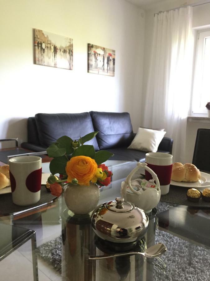 - Zentrumsnah, Eigener Parkplatz Und Grosser Balkon Ins Gruene